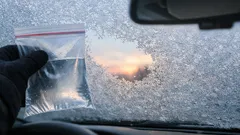 Frontscheibe enteisen: 7 schnelle Methoden für klare Sicht am Wintermorgen