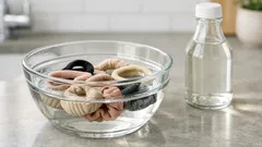 Haargummis reinigen mit weißem Essig: so werden sie in 1 Stunde wieder wie neu